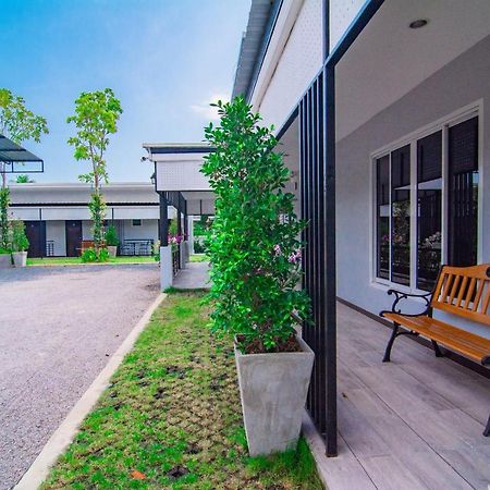 Oyo 533 Runya Poolvilla Prachuap Khiri Khan Exterior foto